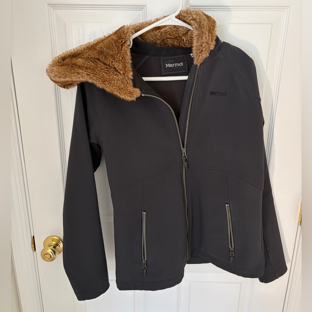 Marmot Women's Black Jacket with Brown Faux Fur Hood (M)